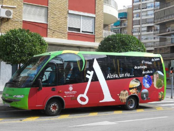 Bus turistico grande