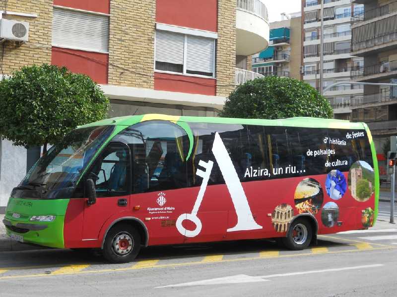 Bus turistico grande