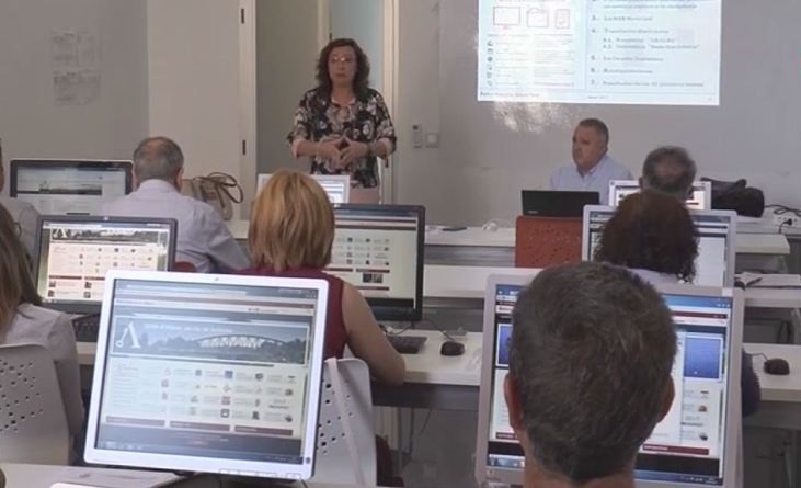 L’Ajuntament d’Alzira qualifica d’èxit el curs Carpeta Ciutadana i Seu Electrònica, oferit a la ciutadania Curs Carpeta Ciutadana