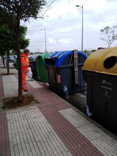 Contenidors fem desinfectats-22-53