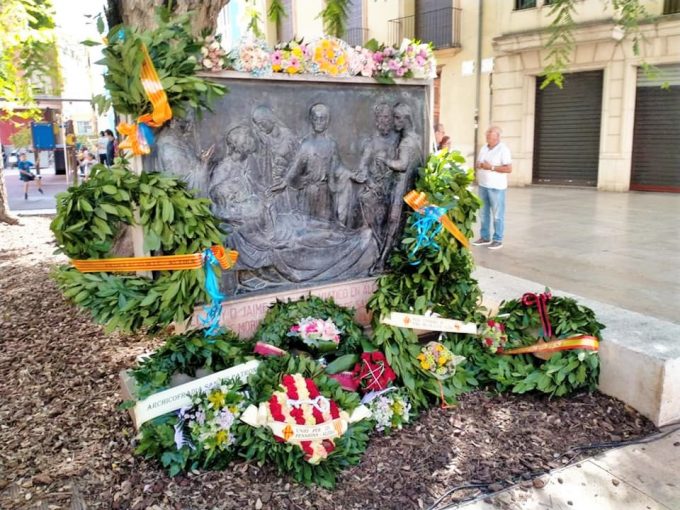 Alzira celebra el 9 d'Octubre con mensajes de defensa de la cultura y lengua propias y la reivindicación de más inversión y mayor autonomía