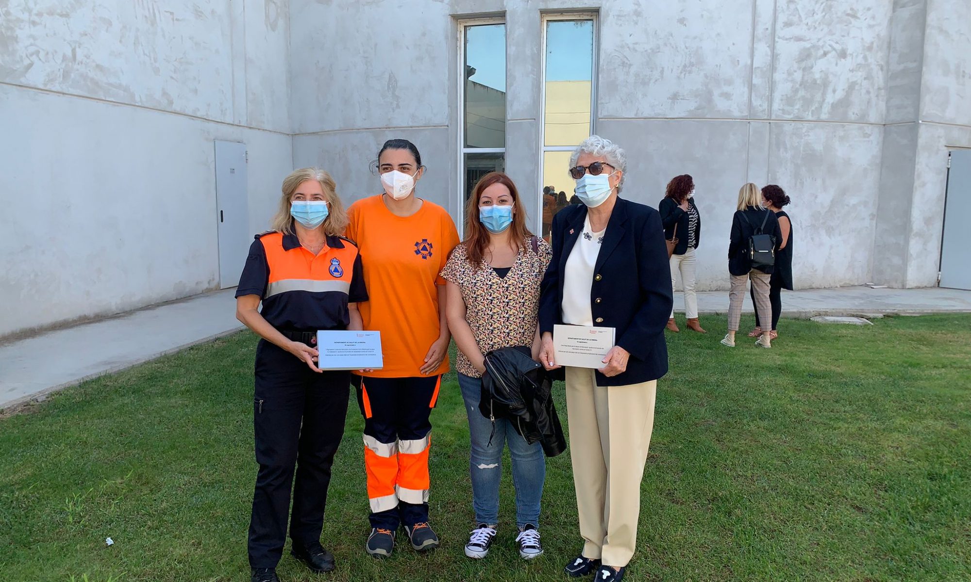 L’Hospital de la Ribera agraïx als voluntaris la seua ajuda en els deu punts de vacunació massiva de l’Àrea de Salut