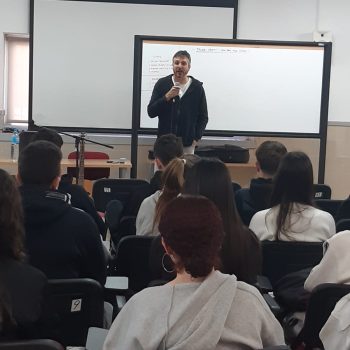 Taller creatiu de com fer una cançó